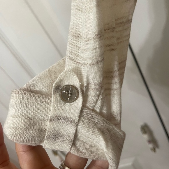 Express Women’s Light Weight Cardigan Size Large NWT - Picture 3 of 9